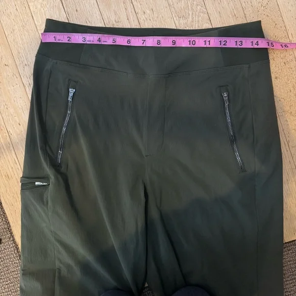 ATHLETA ‘Trekkie North’ tech joggers - Picture 16 of 17